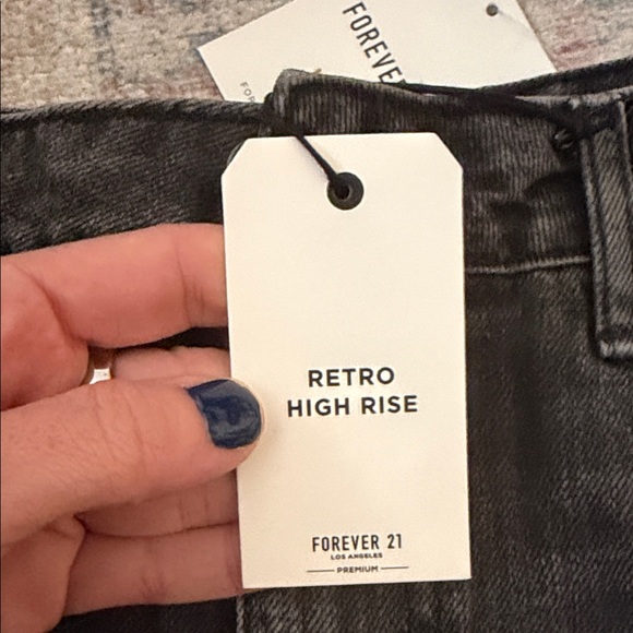 Forever 21 Black Retro High-Rise Distressed Denim Shorts - Picture 2 of 5